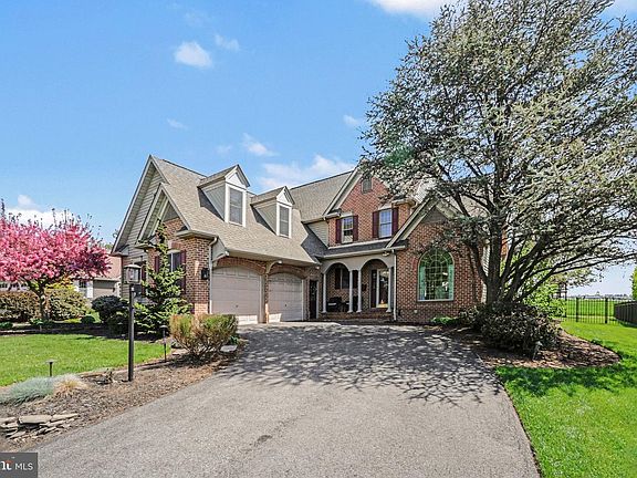 2nd image of 3439 Turnberry Dr