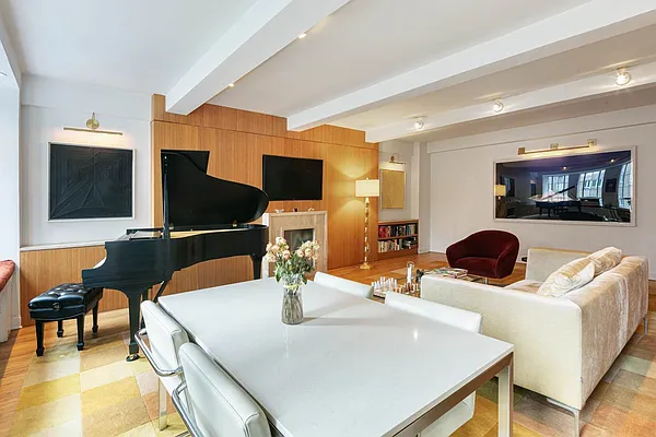 Sold by Compass | media 19