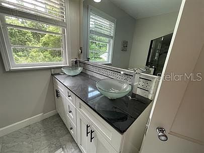 5th image of 1403 NW 9th Ave
