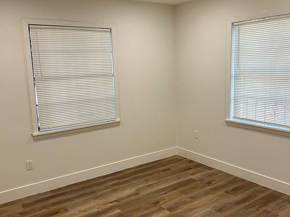 5th image of 247 Shiloh Dr