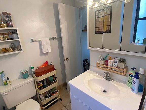 4th image of 3454 N Southport Ave APT 3