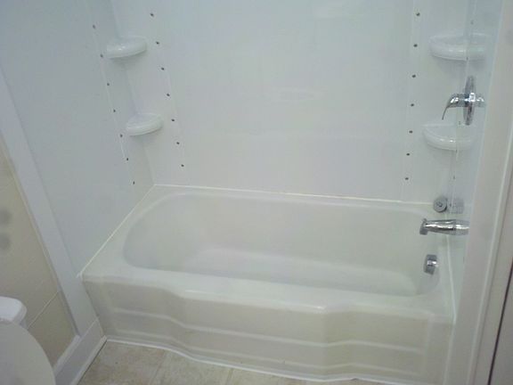 3rd image of 410 Klein St