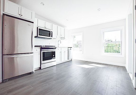 2nd image of 84 Carroll St #C