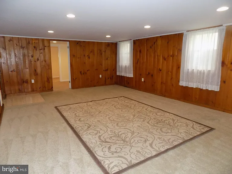 138 S Abingdon St — Photo 28
