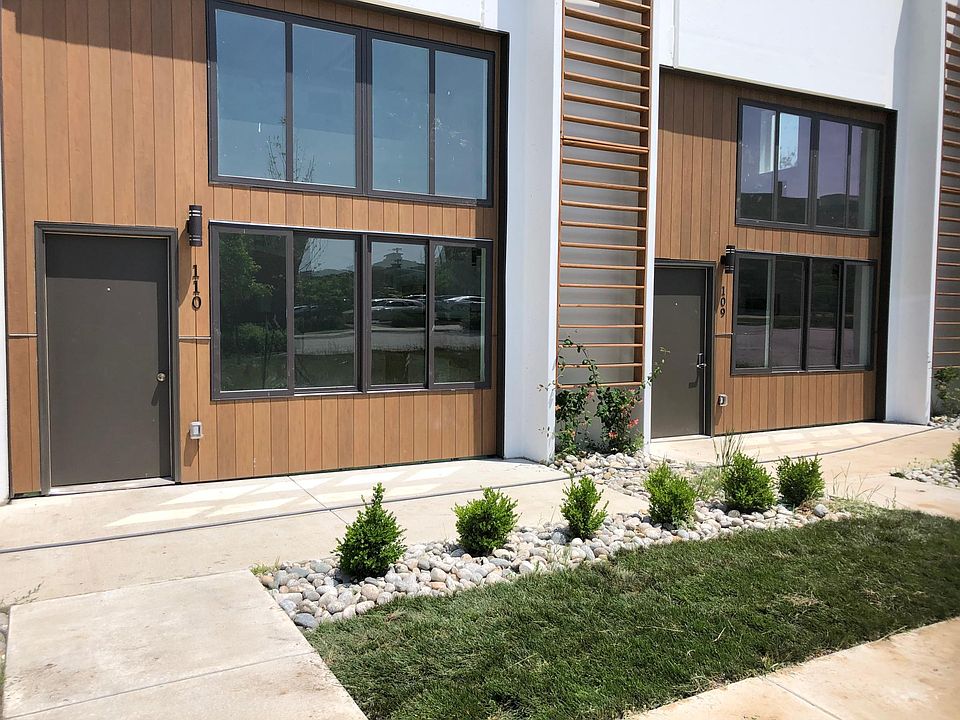 1st image of 401 Charlotte St #111