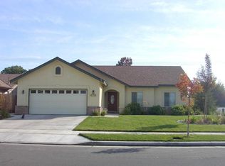 1820 N Cotta Ct, Visalia, CA 93292