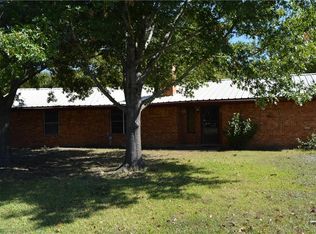 718 N 4th St, Wills Point, TX 75169