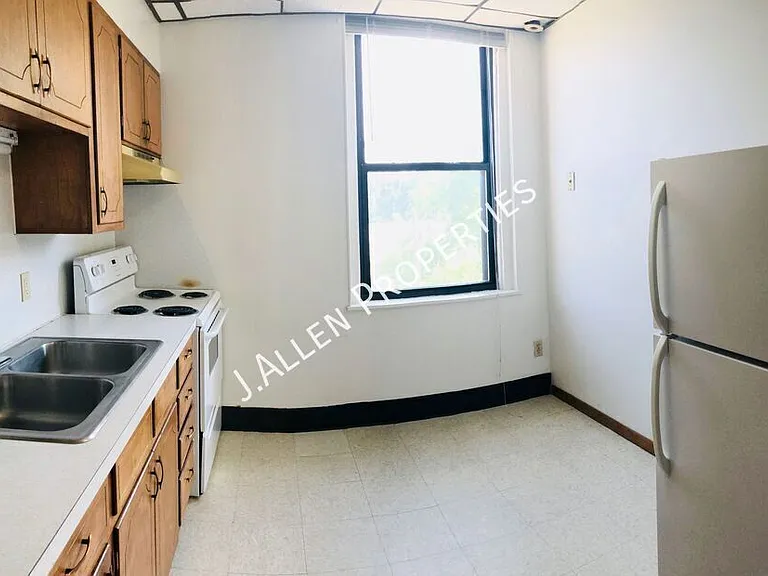 311 N 12th St #307 — Photo 5