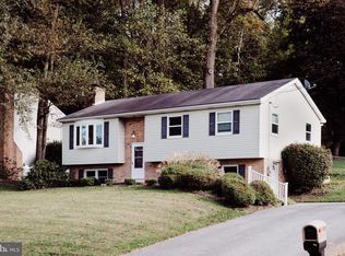 1382 Fox Glenn Dr, Hummelstown, PA 17036