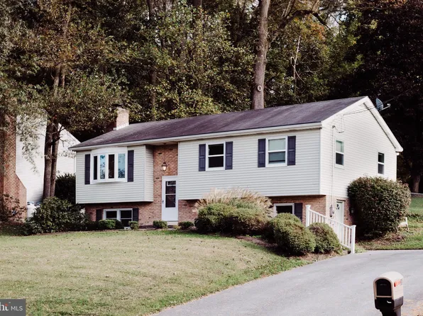 1382 Fox Glenn Dr, Hummelstown, PA 17036