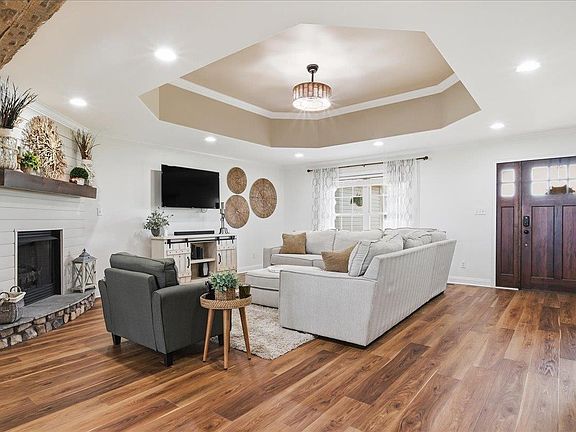5th image of 551 Sunny Slope Dr