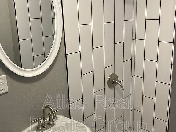 5th image of 1213-1219 12th St Unit 12