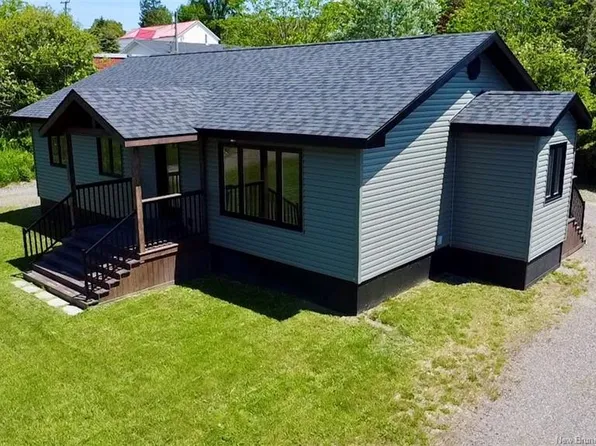 3 Hatt Cres, Saint George, NB E5C 3G7
