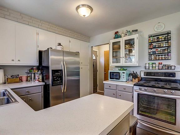 3rd image of 3308 S Honey Creek Dr