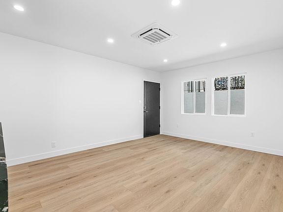 3rd image of 606 E Cypress Ave #C