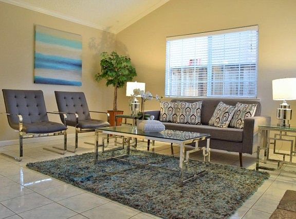 3rd image of 678 Elmbrook Way