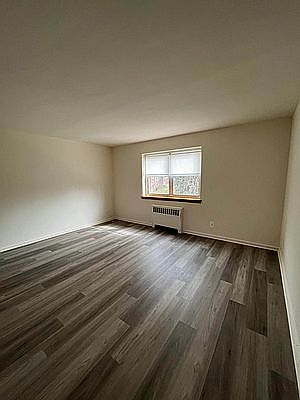 1st image of 10 Stratford Ave #2B