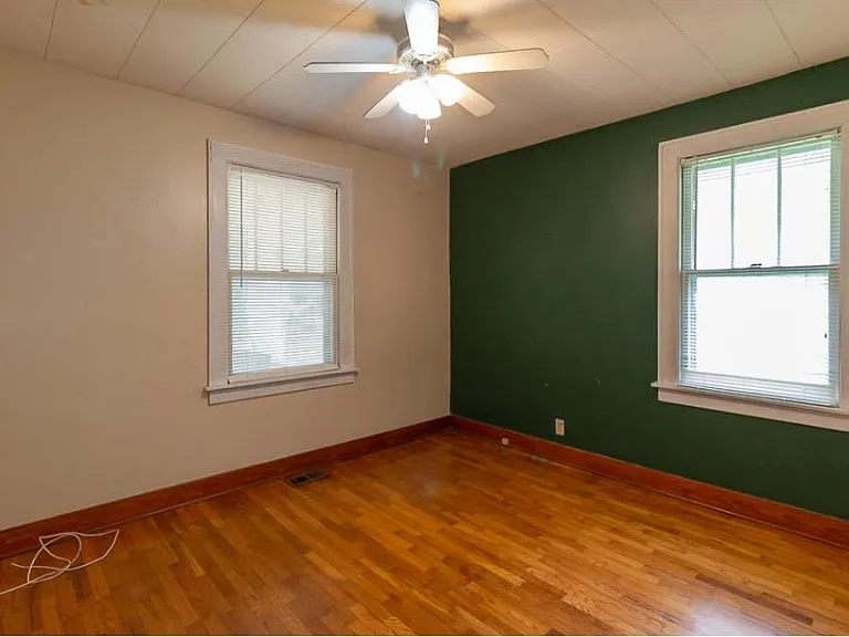 1005 Maine St — Photo 9
