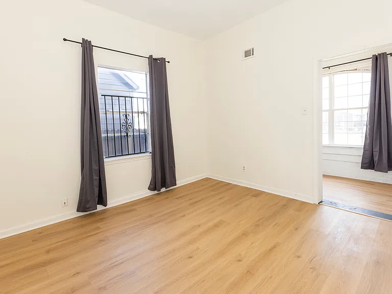 993 Oakview St #101 — Photo 7