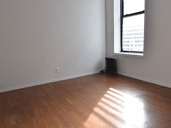 2nd image of 101 W 75th St APT 2C