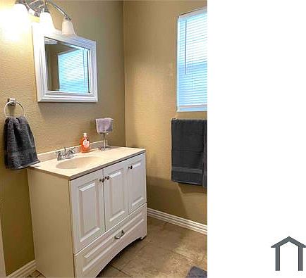 3rd image of 1500 Oleander Dr APT A