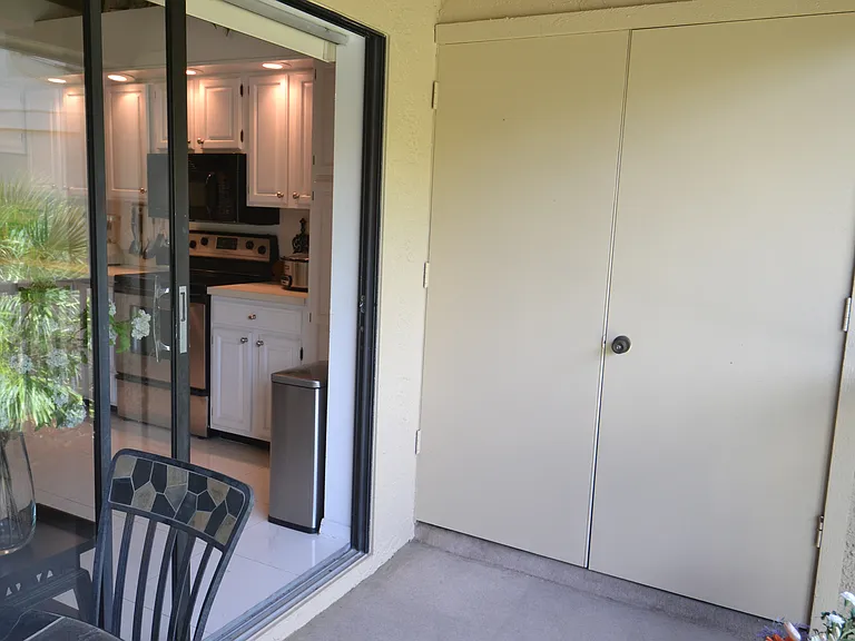 112 Lindsay Ln — Photo 10