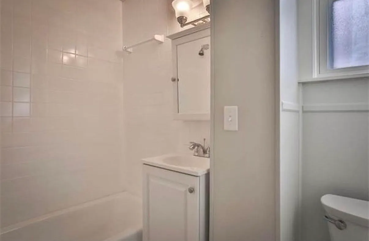 2 bed, 700 sqft, $2,350 — Photo 4