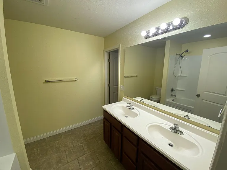121 Kale Ct — Photo 21