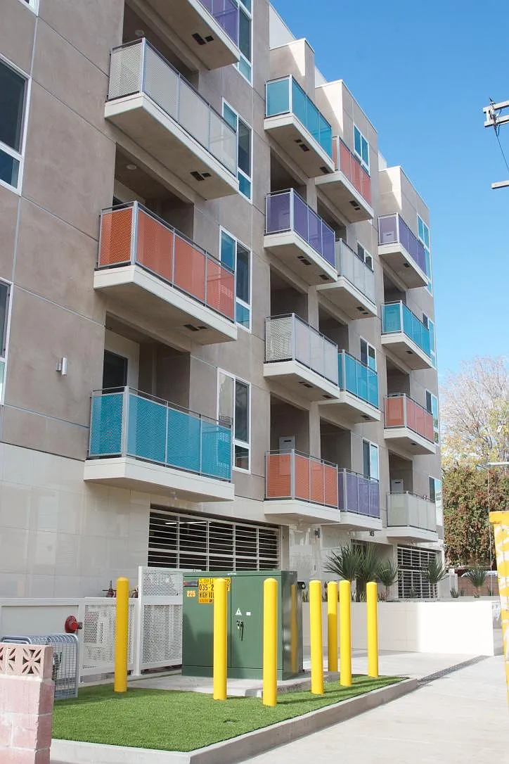 Fair Court Apartments — Photo 1