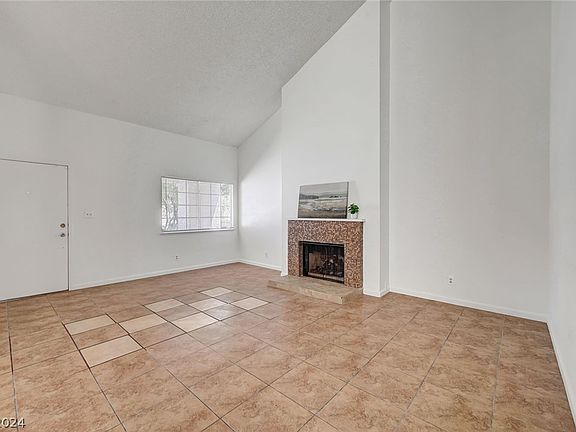 4th image of 521 Battle Mountain Dr