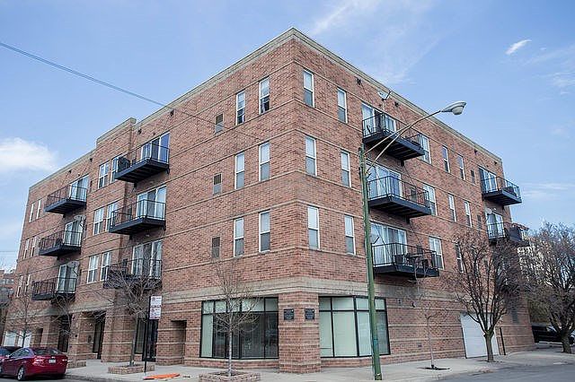 1st image of 647 N Green St APT 404