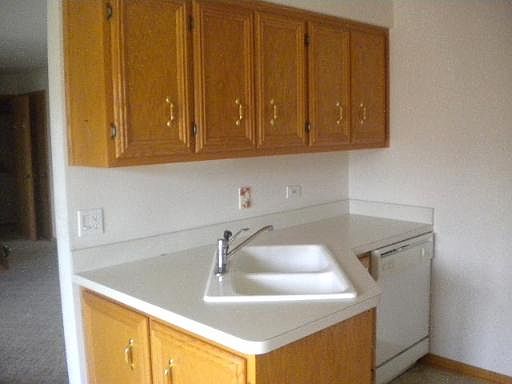 4th image of 13953 S Le Claire Ave #212