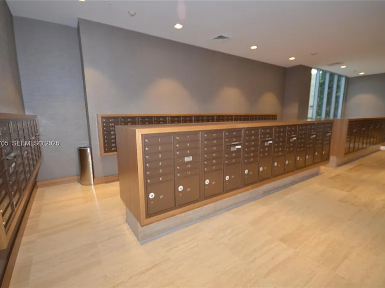 16385 Biscayne Blvd #518 — Photo 33
