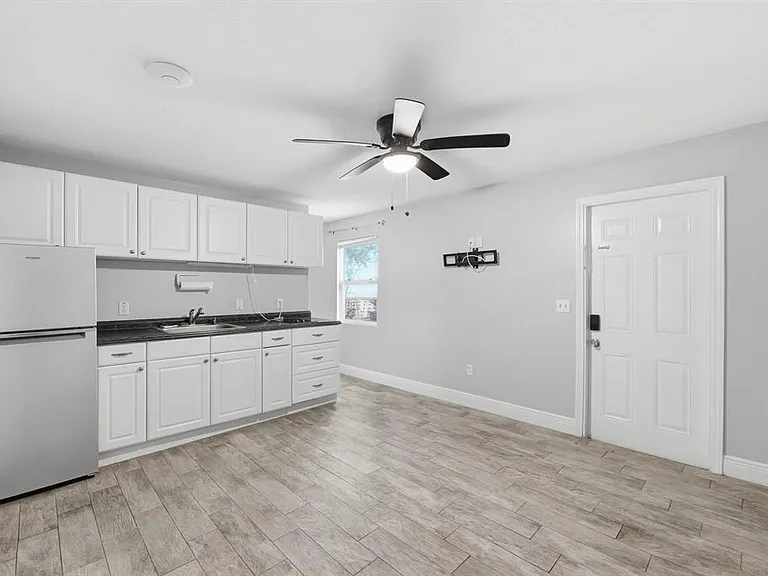15509 Casey Rd #B — Photo 4