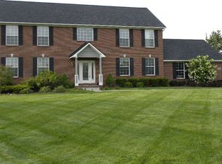 10009 Wexford Ct, South Lyon, MI