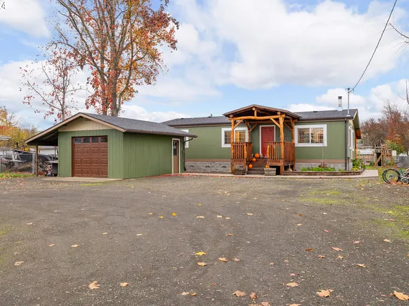 2354 Castle Ave, Roseburg, OR 97471