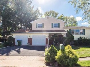 22 Frost Ave E, Edison, NJ 08820