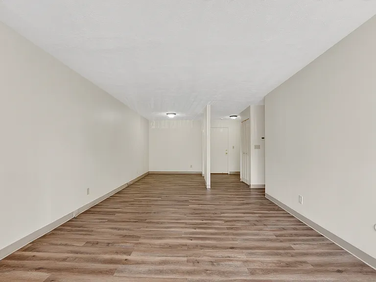 Taurus Apartments — Photo 3