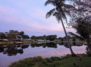 541 NW 99th Way, Pembroke Pines, FL 33024