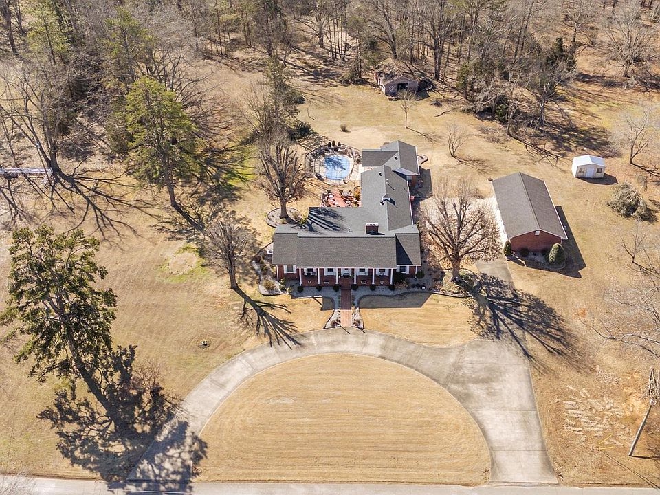 1st image of 359 Cobblestone Dr