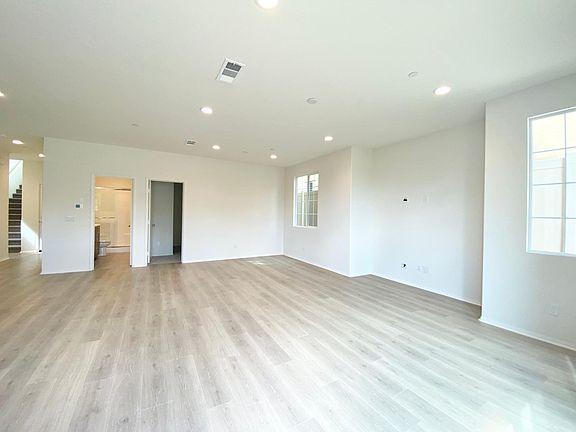 4th image of 269 Cherry Laurel Ct
