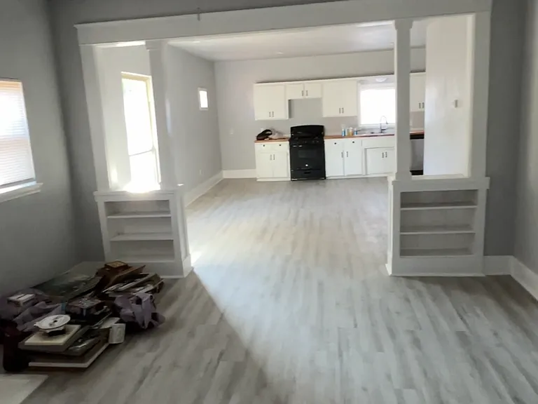 703 A St NE — Photo 2