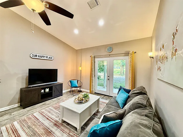 3487 Balboa Cir — Photo 10