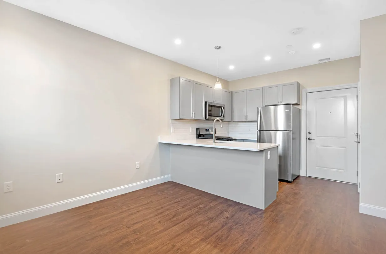 1 bed, 533 sqft, $1,975 — Photo 2