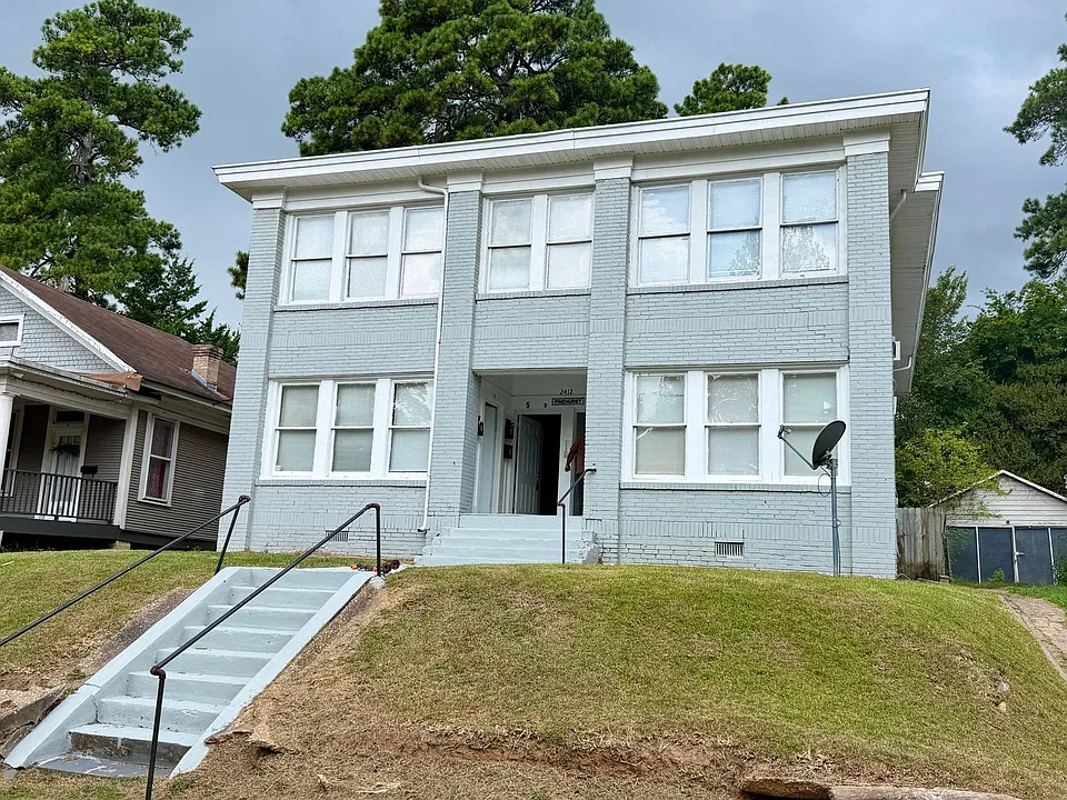 2412 Pinehurst Blvd #4