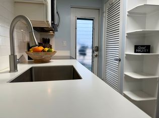 2064 Alamanda Dr APT 23, Naples, FL 34102