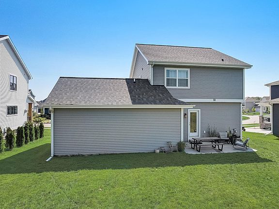 3rd image of 2795 Endive Dr