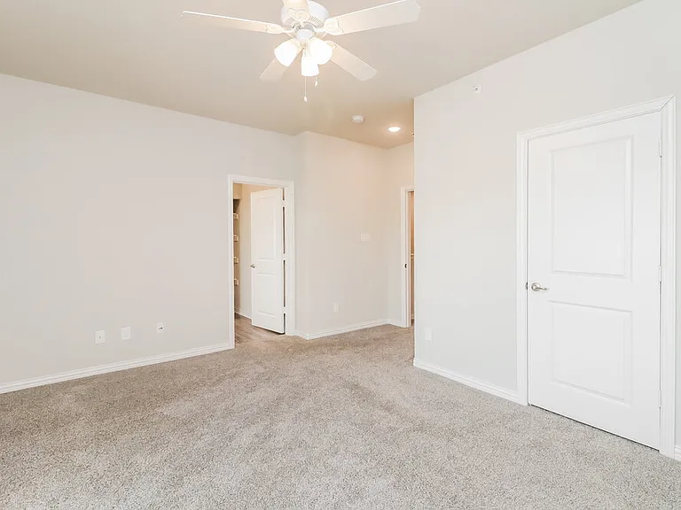 1213 Summerset Ln — Photo 12