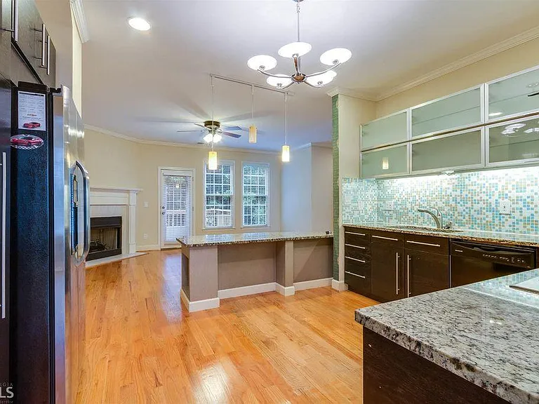 11072 Lorin Way — Photo 7