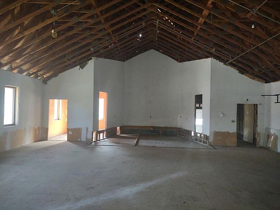 4th image of 1342 Parkway St
